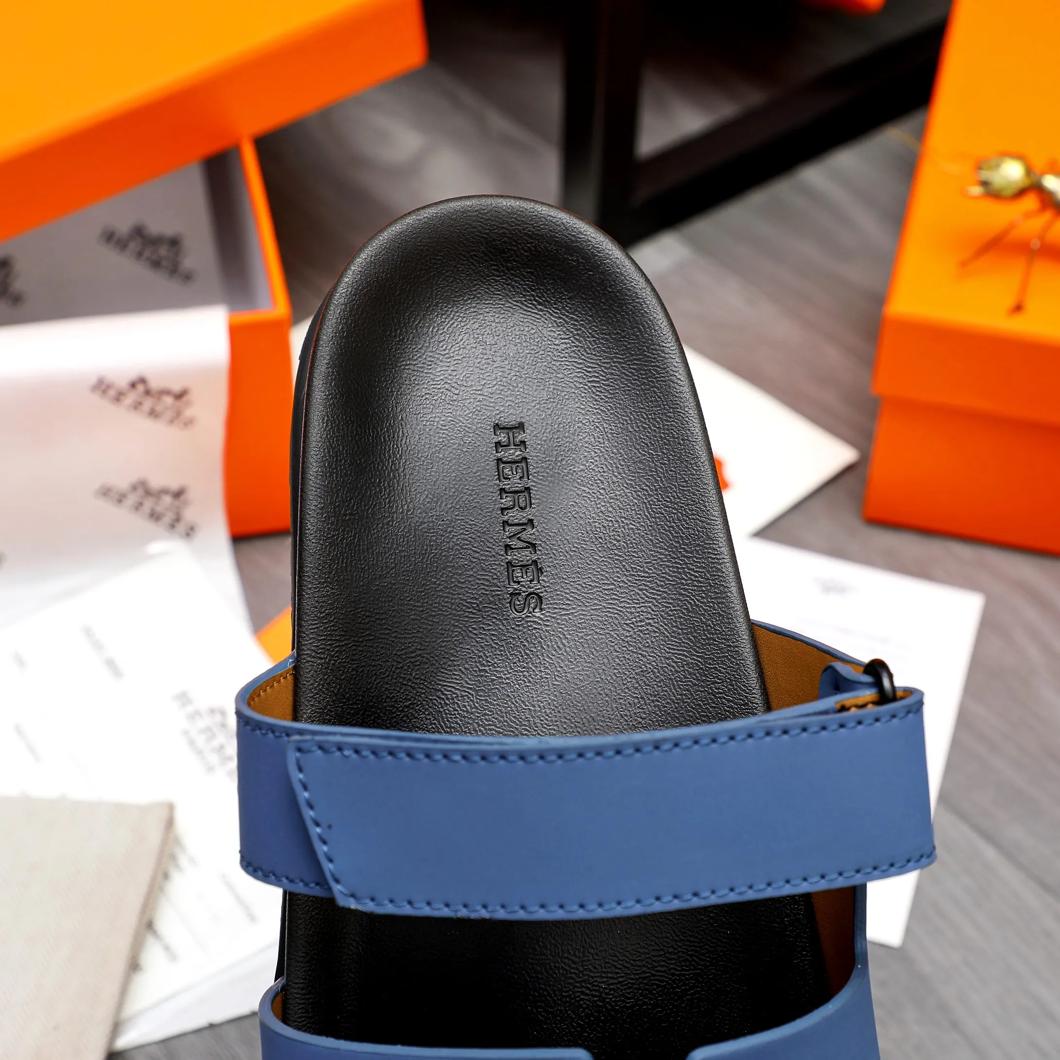 Men's shoes 💰340 Product trademark: Hermes "Hermes" Couple's slippers Regular size: 36-46 Product material: Selected matte cowhide upper, microfiber lining, original outsole